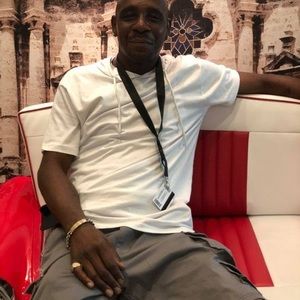 Meet your Posher, Lewis